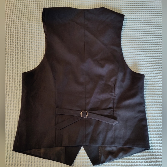 Men's Black Dress Vest - Picture 2 of 4